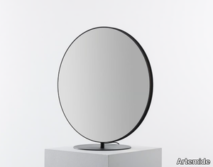 SE/ES - Double-sided freestanding mirror with integrated lighting _ Artemide