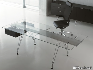 A1 DIRECTIONAL - Rectangular glass executive desk with drawers _ BK Contract