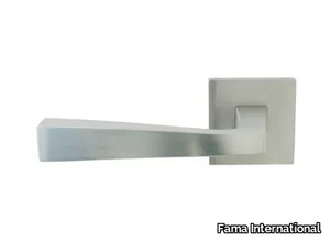 ITALIAN DESIGN - ZINNIA - Brass door handle on rose _ Fama International