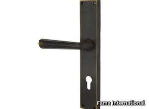 LATUS MG2331 - Bronze door handle on back plate _ Fama International