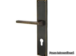 LATUS MG2401 - Bronze door handle on back plate _ Fama International