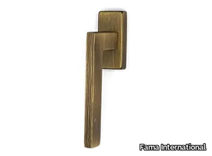 PRISKA-DK - DK brass window handle on rose _ Fama International