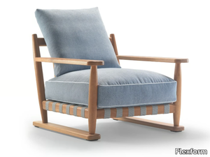 MERIGGIO - Iroko garden armchair with armrests _ Flexform