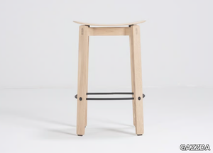 NORA - Oak barstool with footrest _ GAZZDA