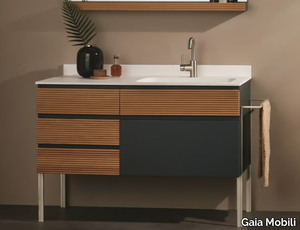 ROOF - Floor-standing single linden vanity unit with towel rail _ Gaia Mobili