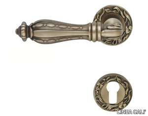 ZAARA - Indian style brass door handle with lock _ LINEA CALI'