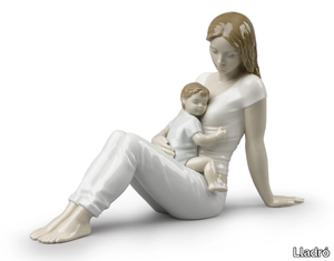 A MOTHER'S LOVE - Porcelain decorative object _ Lladró