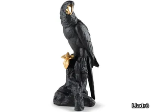 MACAW BIRD SCULPTURE BLACK-GOLD - Porcelain decorative object _ Lladró