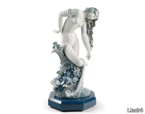 PURE BEAUTY WOMAN - Porcelain decorative object _ Lladró