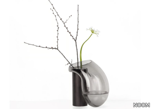 GUTTA BOON CS3 - Blown glass vase _ NOOM