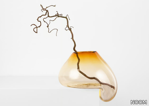 GUTTA CS2 - Blown glass vase _ NOOM