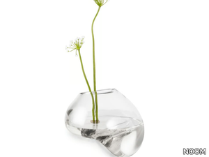 GUTTA CS1 - Blown glass vase _ NOOM