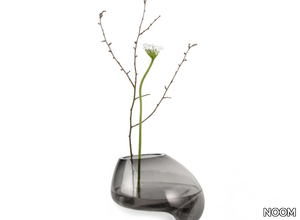 GUTTA CS3 - Blown glass vase _ NOOM