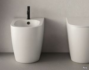 PIN - Floor mounted ceramic bidet _ Nic