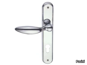 CIGNO EASY - Brass door handle on back plate with lock _ Pasini