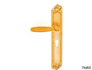 PASHA CLASSIQUE - Brass door handle on back plate with lock _ Pasini