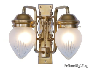 PANNON II - Brass wall lamp _ Patinas Lighting