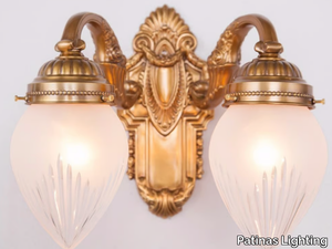 PECS XI - Brass wall lamp _ Patinas Lighting