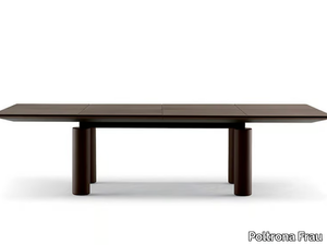 C.E.O. CUBE MEETING - Rectangular meeting table with cable management _ Poltrona Frau