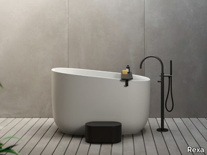 DIP - Freestanding seated oval Korakril™ bathtub _ Rexa