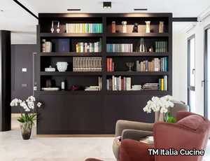 D90 - Floor-ceiling mounted oak bookcase _ TM Italia Cucine