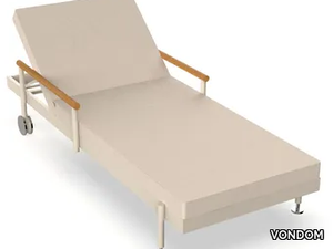 HAMPTONS - Recliner sun lounger with armrests with castors _ VONDOM