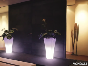 PEZZETINA - High garden vase with Light _ VONDOM