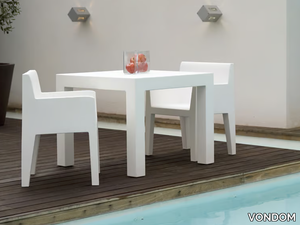 JUT - Garden chair with armrests _ VONDOM