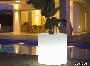 CILINDRO - Polyethylene garden vase with Light _ VONDOM