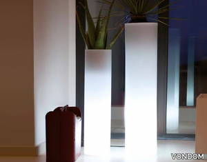 TORRE - High polyethylene garden vase with Light _ VONDOM