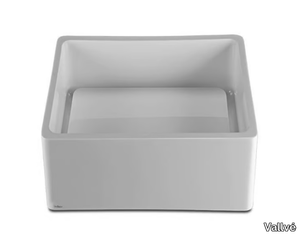 MINI-TRAY - Countertop square resin washbasin _ Vallvé