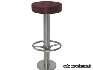 SG093 - Upholstered steel stool with footrest _ Vela Arredamenti