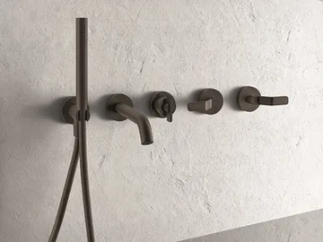h_GARDEN-5-hole-bathtub-tap-Boffi-639481-rel7128f3ab.jpg