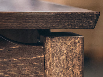 square-table-j-moreira-da-silva-filhos-sa-285416-reld81a9024.jpg
