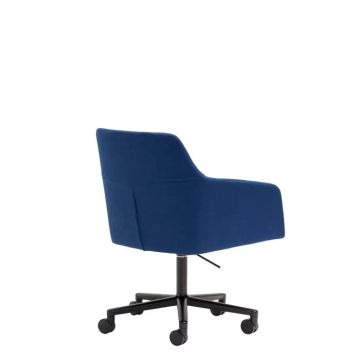 alya_andreu_world_SO1537_armchair_2.webp