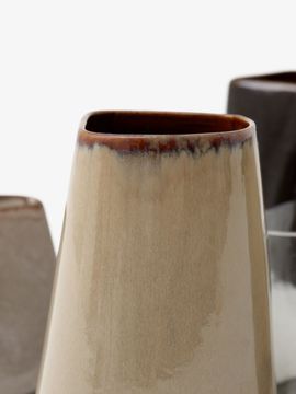 Collect-_-Ceramic-Vase_Close-up-scaled.jpg