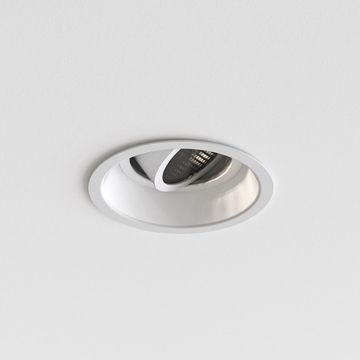 179668-1249040-minimaroundadjustablefire-ratedip65-mw-on.jpg