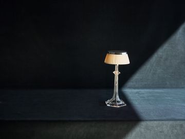 bon-jour-versailles-small-chrome-table-starck-flos-01.jpg