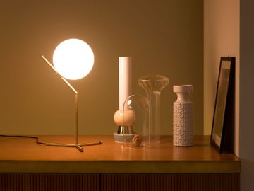ic-t1-high-brass-table-anastassiades-flos-04.jpg