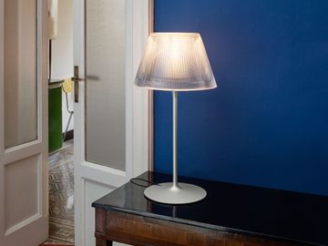 rome-moon-t1-glass-table-starck-flos-02.jpg