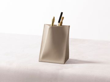 PB-Giobagnara-Fold-Pen-Holder-RB20-Lifestyle-big-image.jpg