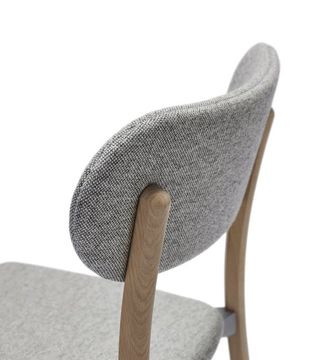 Stolab%C2%A9%20Hundranian%20stol%20kl%C3%A4dd%20sits%20och%20rygg%200301%20beskuren.jpeg
