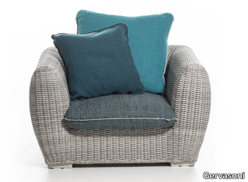 PANDA 05 - Garden easy chair with armrests with integrated cushion _ Gervasoni