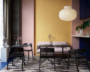 4840-en-cover-chair-black-refine-leather-still-table-outline-studio-sh45-twill-weave-620-strand-pendant-muuto-org.tif