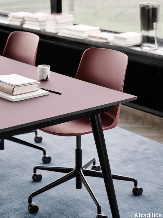 ATD_Contract_2021_Rely-HW28-Black-w.-Red-Brown_The-Moor-AP7-Grey-Blue-Thunder_In-Between-SK6-Black-Lacquered-Oak-w.-MTO-0751-ROSSO-JAIPUR-laminate-table-top-scaled.jpg