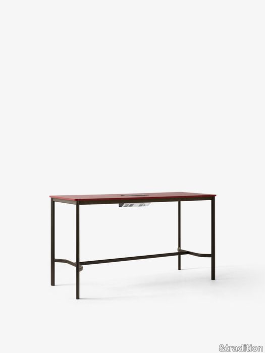 Drip-HW64_Bronzed-w.-Burgundy-Forbo-Linoleum-4154_w.-Cable-Pit.jpg