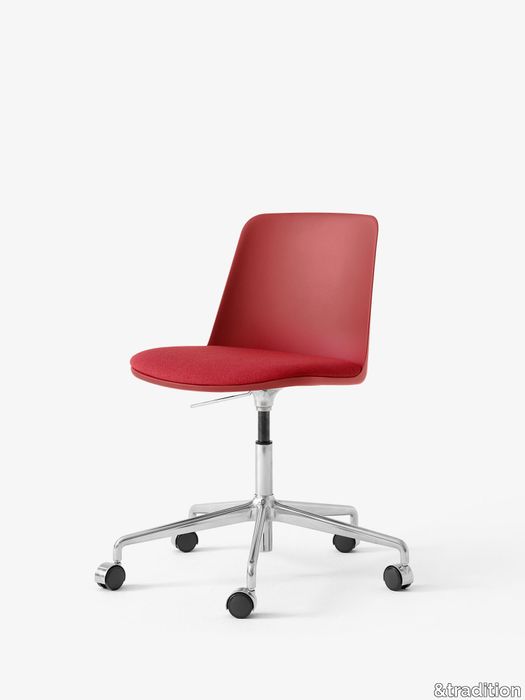 Rely-HW29_Vermillion-Red-Hallingdal-680-w.-Polished-Aluminium-base.jpg