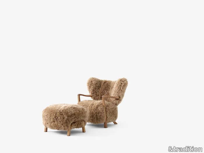 Wulff-ATD2-in-Oak-w.-Sheepskin-Honey-50mm-I-Pouf-ATD3-in-Oak-w.-Sheepskin-Honey-50mm.jpg