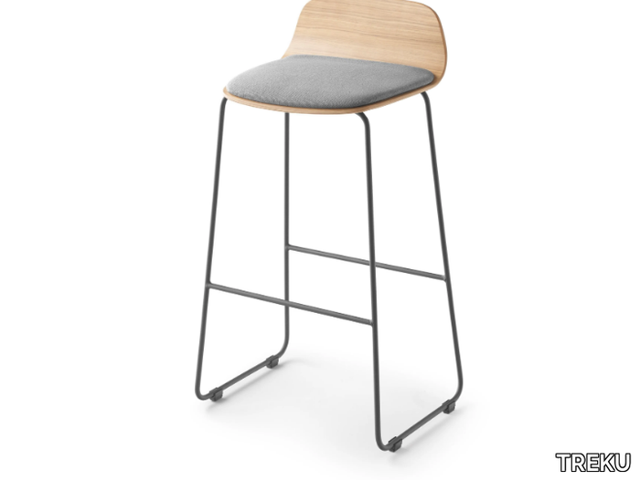 bisell-metal-wooden-stool-treku-556258-rela987a09d.jpeg