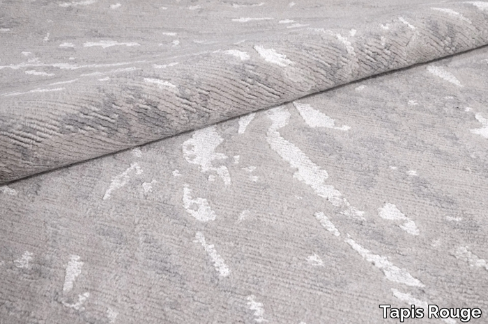 EIGHT-GREY-Tapis-Rouge-424681-relec91c28e.jpg